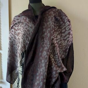 Thin Leopard Shawl.